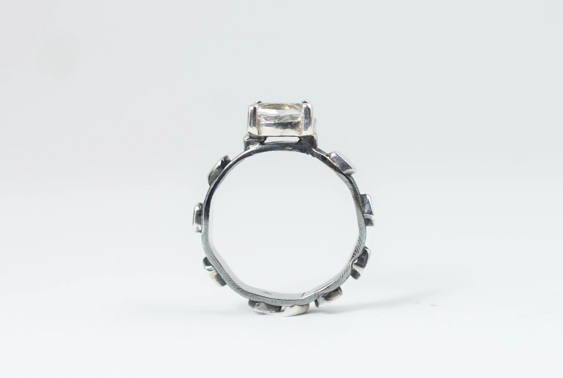 Eye catching silver ring with topaz