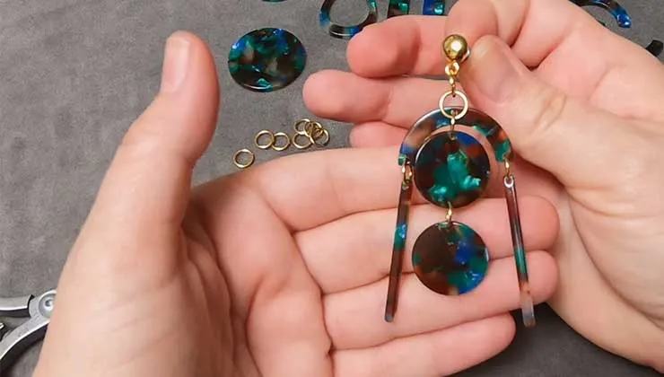 How to Make the Hawaiian Lagoon Earrings featuring Zola Elements