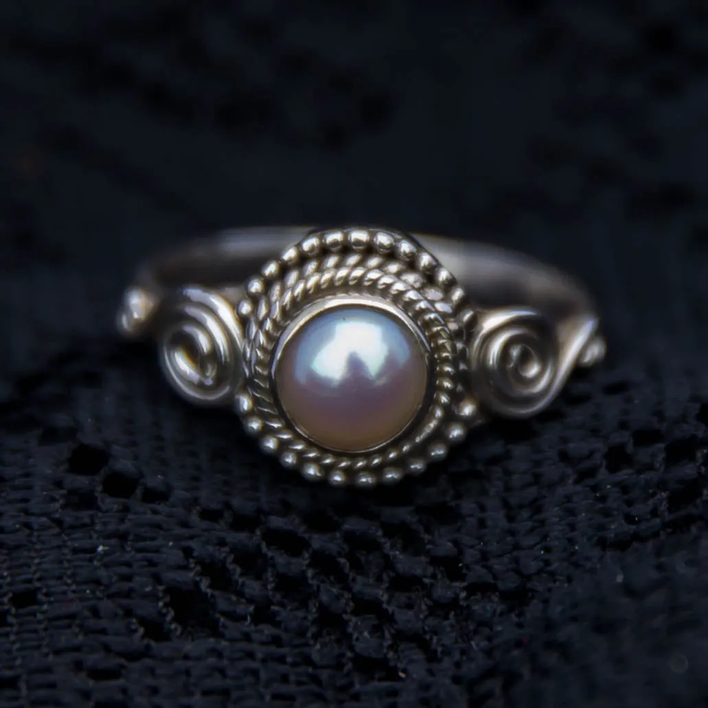 Jai Ring - Silver - Pearl