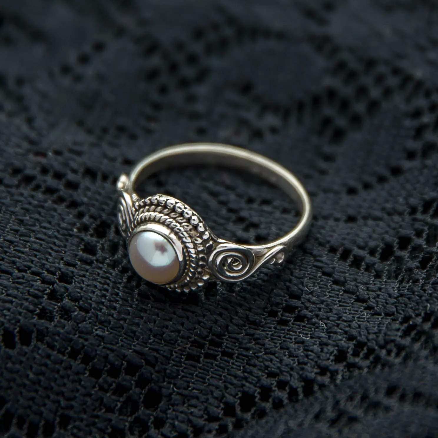 Jai Ring - Silver - Pearl