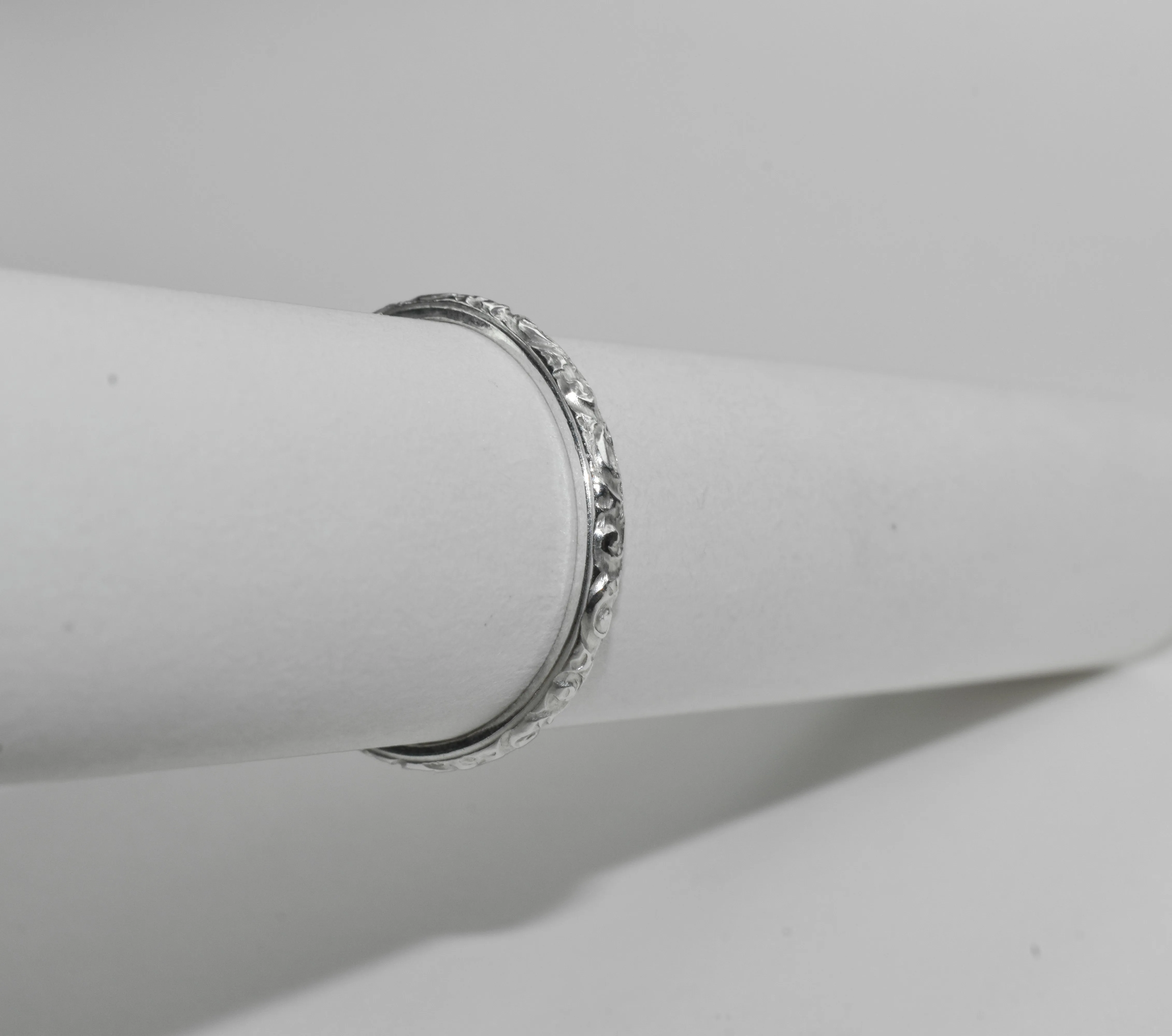Le Floral | Simple Sterling Silver Floral Stacker Band