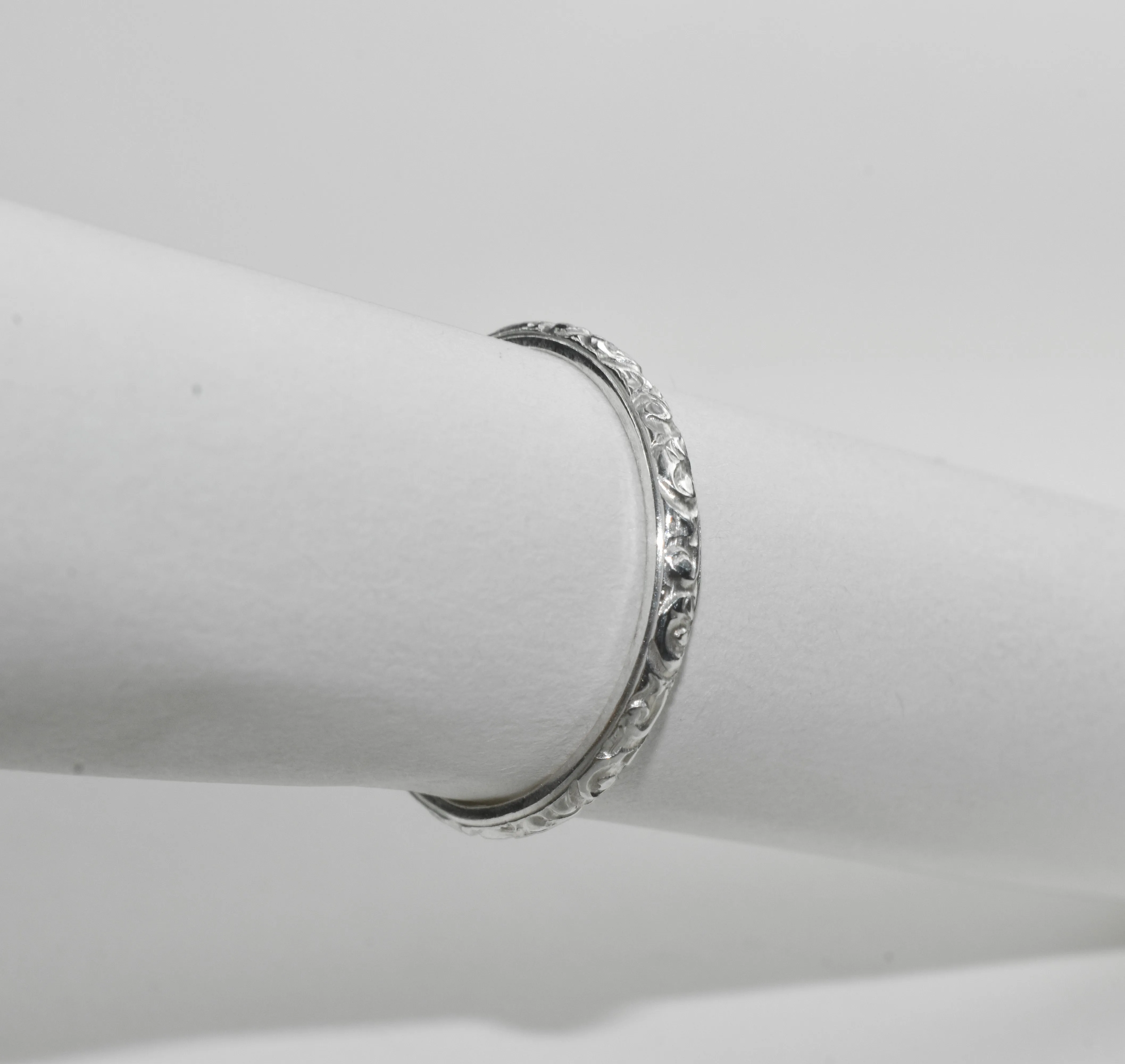 Le Floral | Simple Sterling Silver Floral Stacker Band