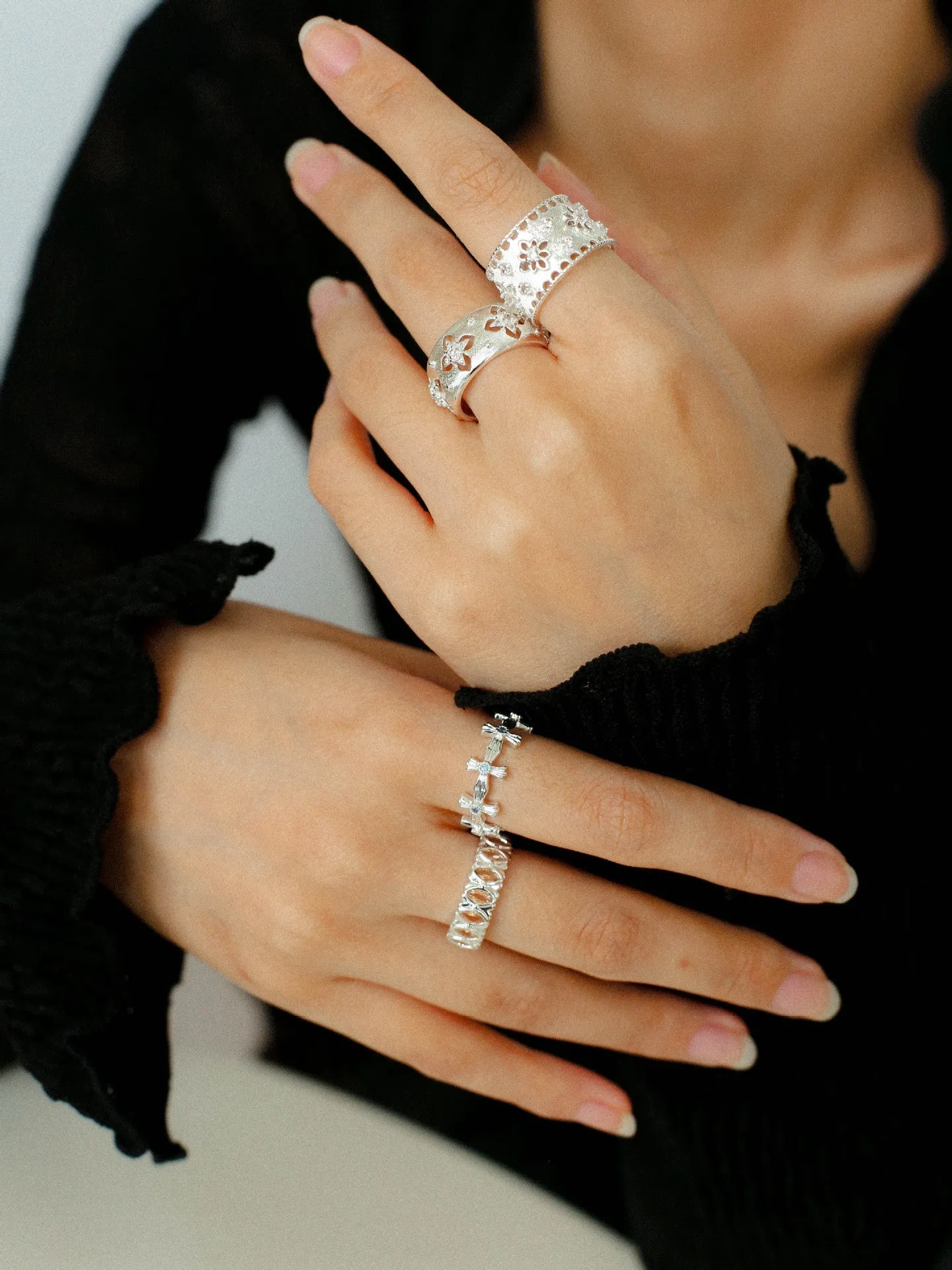Vintage Hollow Flower Ring