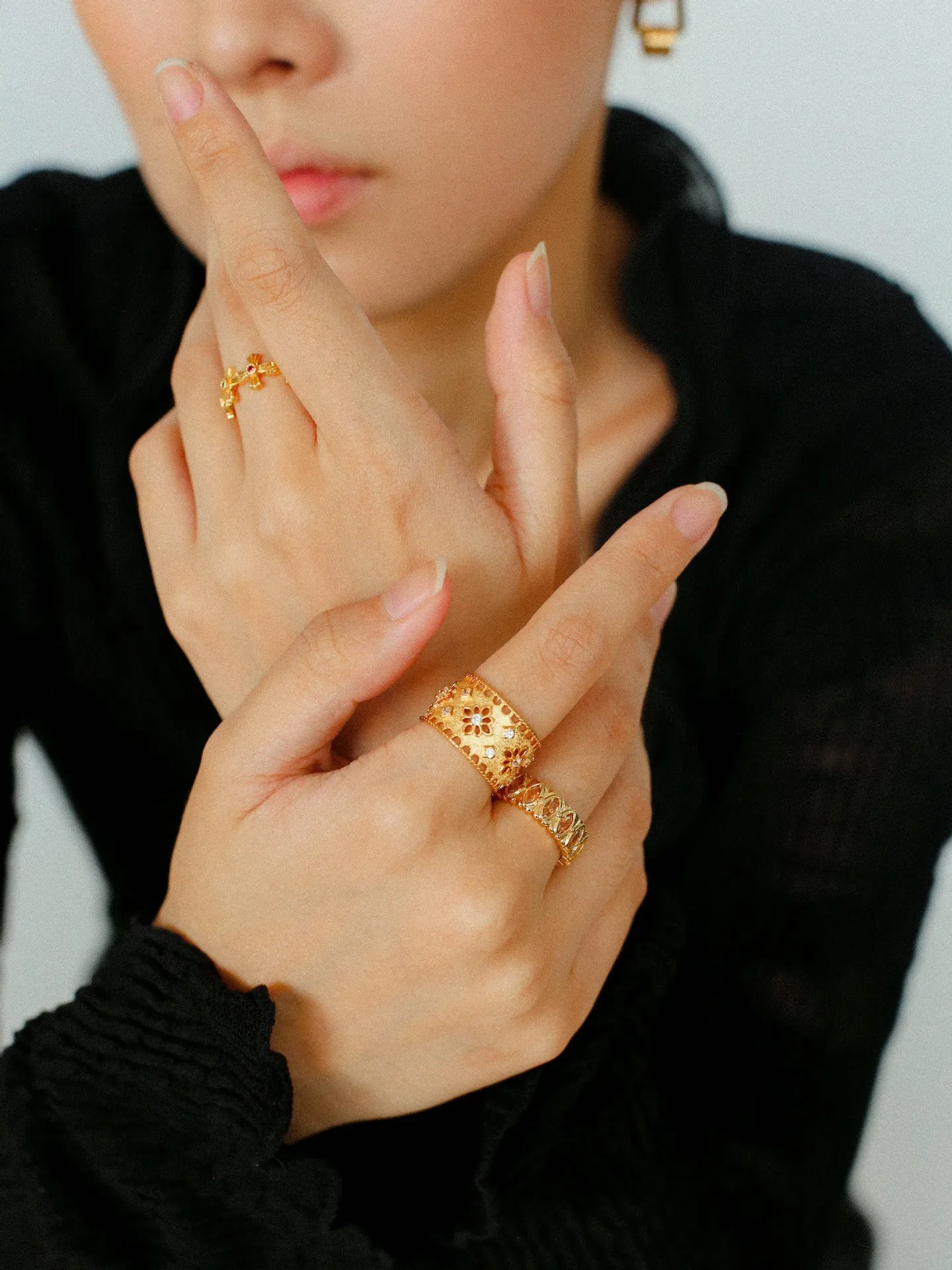 Vintage Hollow Flower Ring