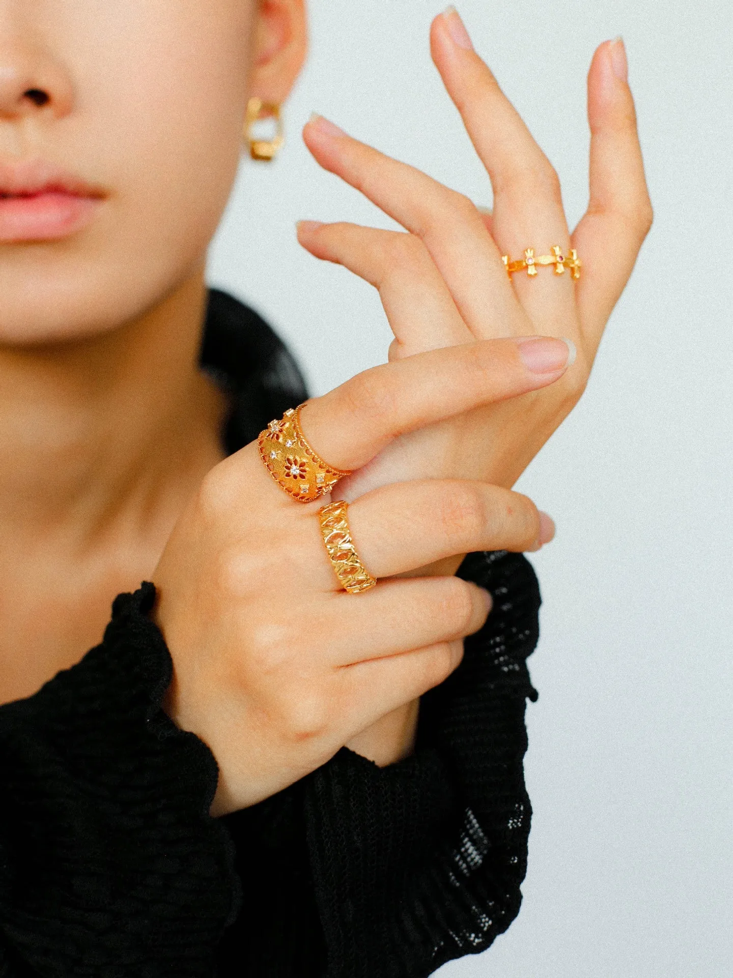 Vintage Hollow Flower Ring
